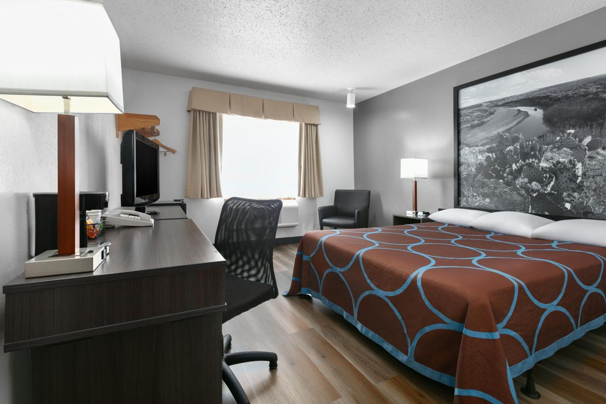 Готель Super 8 By Wyndham Grapevine/Dfw Airport Northwest Екстер'єр фото