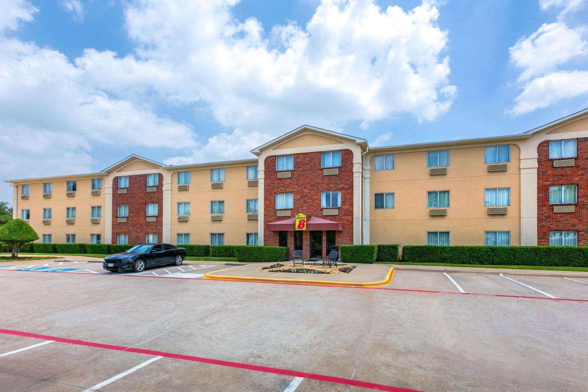 Готель Super 8 By Wyndham Grapevine/Dfw Airport Northwest Екстер'єр фото